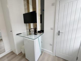 The Kingston Residence - 2