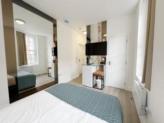 The Kingston Residence - 6