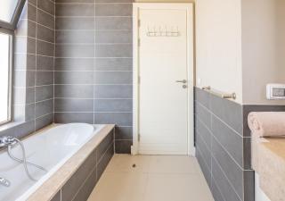 Classy 4BR Villa in Tawila, El Gouna I Heated Pool & Lagoon Access - 4