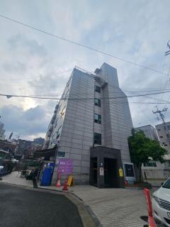 UrbanNest Stay - 8