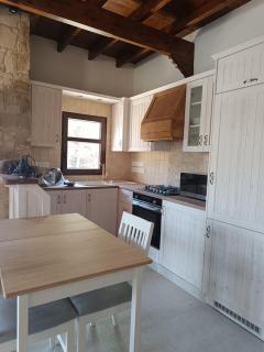 Stone Garden Oasis Cottage - 8
