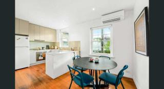 Spacious 2BDR Apt in the Heart of East Melbourne - 9