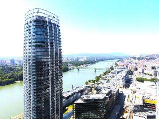 Eurovea Tower Apartment 27th floor, Luxury bed VISPRING Baronet Superb - 0