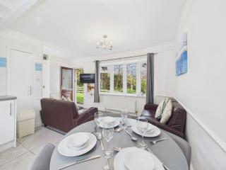 Lodge 11 - 2 Bed with Parking - 5