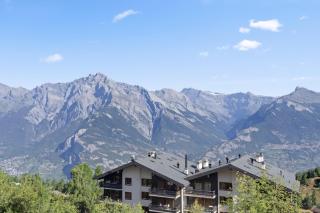 Chalet rustique avec parking privé et terrasse - 3