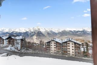 Chalet rustique avec parking privé et terrasse - 9