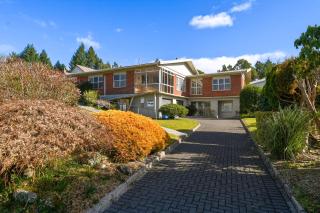 Springfield bliss with Lake view - 2