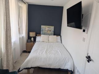 Room B, Adams and Moore House - 5