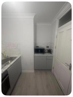 Cosy 1 Bedroom Studio with Private Entrance - 3