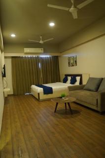 WowStay at Weekend Address, Surat Airport - 4