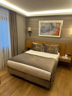 Lady Diana Hotel - 8