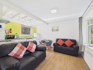 Lodge 15 - 2 Bed with Parking - 8