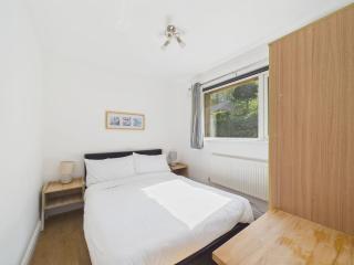 Lodge 15 - 2 Bed with Parking - 3