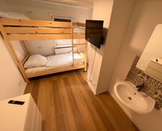 Monteurunterkunft II Ferienhaus II A7 Holle mit 14 Betten, 3 Duschen und 3 WCs - 6