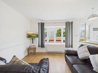 Lodge 23 - 2 Bed with Parking - 4
