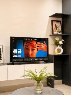 Burgundy House I The Tresor D4 - Modern Cozy Escape - 8