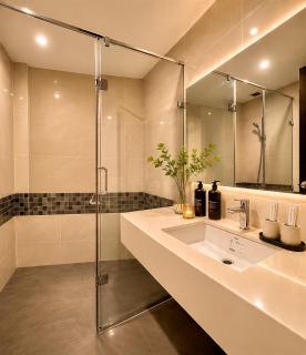 Burgundy House I The Tresor D4 - Modern Cozy Escape - 6
