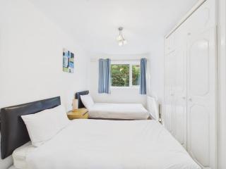 Lodge 24 - 2 Bed with Parking - 6