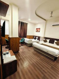 Hotel Sai Deluxe - 1