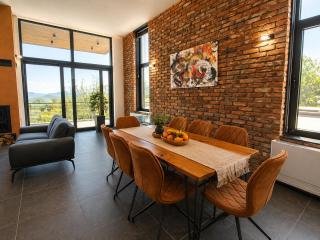 Luxury Wine Valley Retreat with Fireplace & Scenic Views - 7