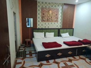 Ayodhya Surya Home stay - 4