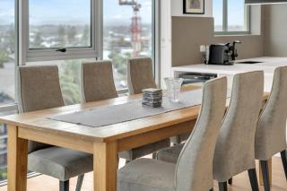 Luxury Resort - Sleeps 8 - Parking & Baby Stay - 2