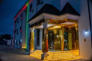 De Grand Vale Hotel and Suite - 8