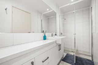 Edi Gardens House, spacious and free parking - 6