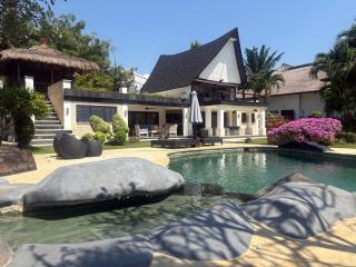Villa Santai - Fabulous beachfront villa, pool & jacuzzi - 8