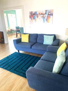 2BR Upper Near Downtown - 0