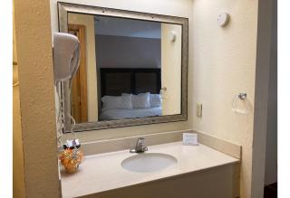 Motel 6 Elkhart, IN - 6