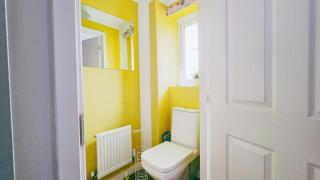 Stylish & Modern 4BR Home in Shirebrook, Mansfield - 2