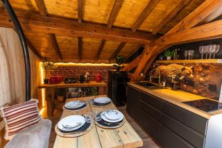 Le lodge perché PARKING GRATUIT, 4 PERSONNES, 2 CHAMBRES, WIFI, AMBIANCE CHALET EN BOIS, idéal PRO & COUPLE à Montbrison - 7