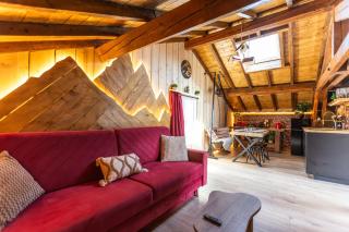 Le lodge perché PARKING GRATUIT, 4 PERSONNES, 2 CHAMBRES, WIFI, AMBIANCE CHALET EN BOIS, idéal PRO & COUPLE à Montbrison - 2