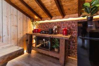 Le lodge perché PARKING GRATUIT, 4 PERSONNES, 2 CHAMBRES, WIFI, AMBIANCE CHALET EN BOIS, idéal PRO & COUPLE à Montbrison - 1