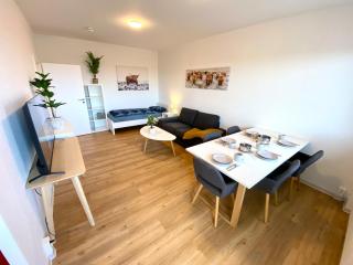 Großzügiges Apartment mit Ausblickg, ruhig gelegen und 5 Min zur Autobahn - 0