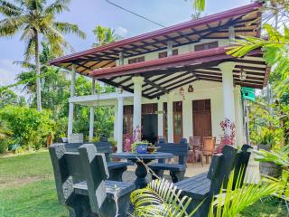Peaceful Homestay Midigama - 0