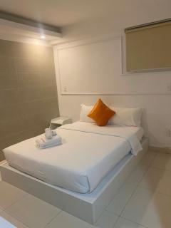 Royal Crown Hotel Near SECC - Phu My Hung - 6