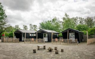 Kampeerhut met gedeeld sanitair - 0