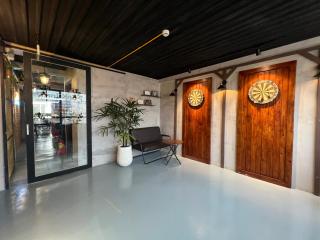 KnK Inn Boutique Hotel and Rooftop Sports Pub - 9
