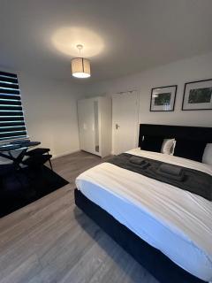 Smart 1-Bed Apartment - Self Check-In - 5