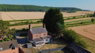 Spacious Detached Farm House for Contractors and Families - 9