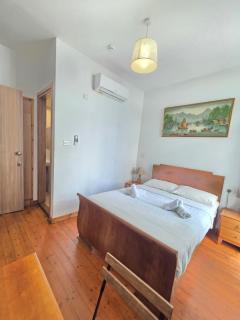 Harrys Inn Guesthouse - 2