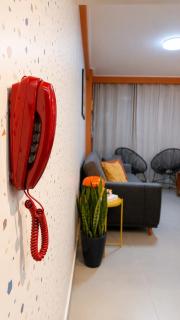 Lindo Apartamento com Vibe Retro Chique Colorido - 7