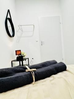 Private Rooms in Affordable 5-Bedroom Apartment - 5