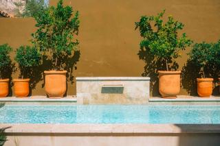 MARCELLE EN CAMARGUE - intra muros - piscine et jardin - petit déjeuner compris - 8