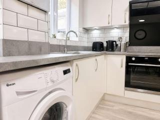 Woody Bank 3 Bed Sleeps 5 Parking WiFi Contractors - 2