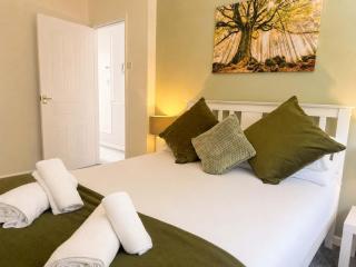 Woody Bank 3 Bed Sleeps 5 Parking WiFi Contractors - 9