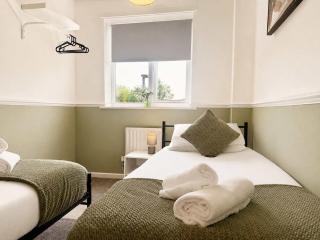 Woody Bank 3 Bed Sleeps 5 Parking WiFi Contractors - 3
