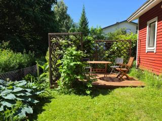 Guesthouse Tähkä - Scandinavian style wooden house 15 mins to Vuosaari harbour - 8